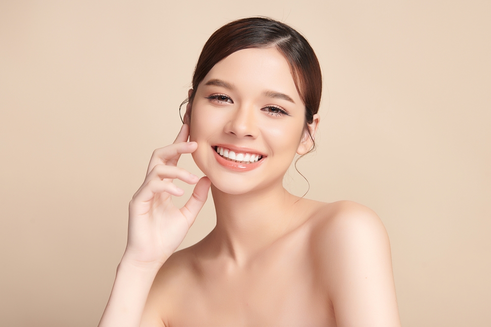 Profile image accompanying Twotwobee's Luxy review